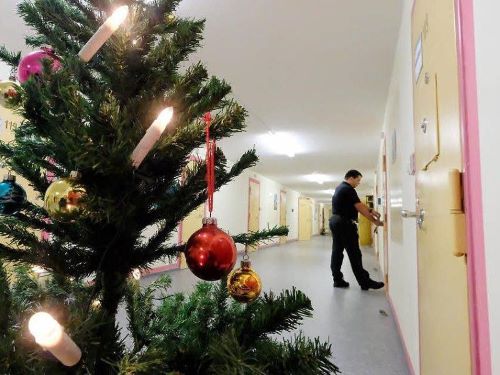 Erste Weihnachtsgrüsse aus der JVA Offenburg(SV): "Eberhard" kann sich in der SV-Abteilung zu seiner homosexuellen Pädophilie bekennen