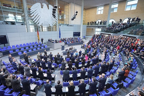 Deutscher Bundestag: Schwarz-rote Bundesregierung setzt 24 ständige Ausschüsse ein