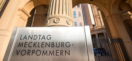 Debatte im Landtag von Mecklenburg-Vorpommern AKTUELLE Stunde: Rechte Bedrohung für queeres Leben – Schutz und Solidarität für den CSD