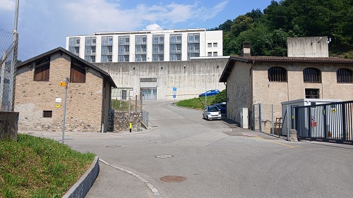 K13online Reisebericht aus der Schweiz: Dieter Gieseking trifft Johanna Krapf(Autorin) im Kanton Tessin und Boylover Tinjos in Graubünden